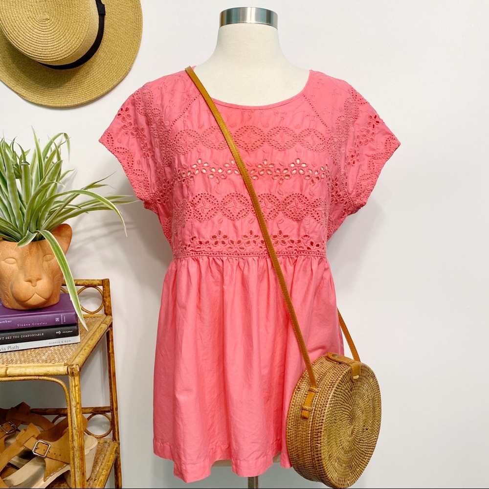 crown & ivy | pink eyelet swing babydoll tee m